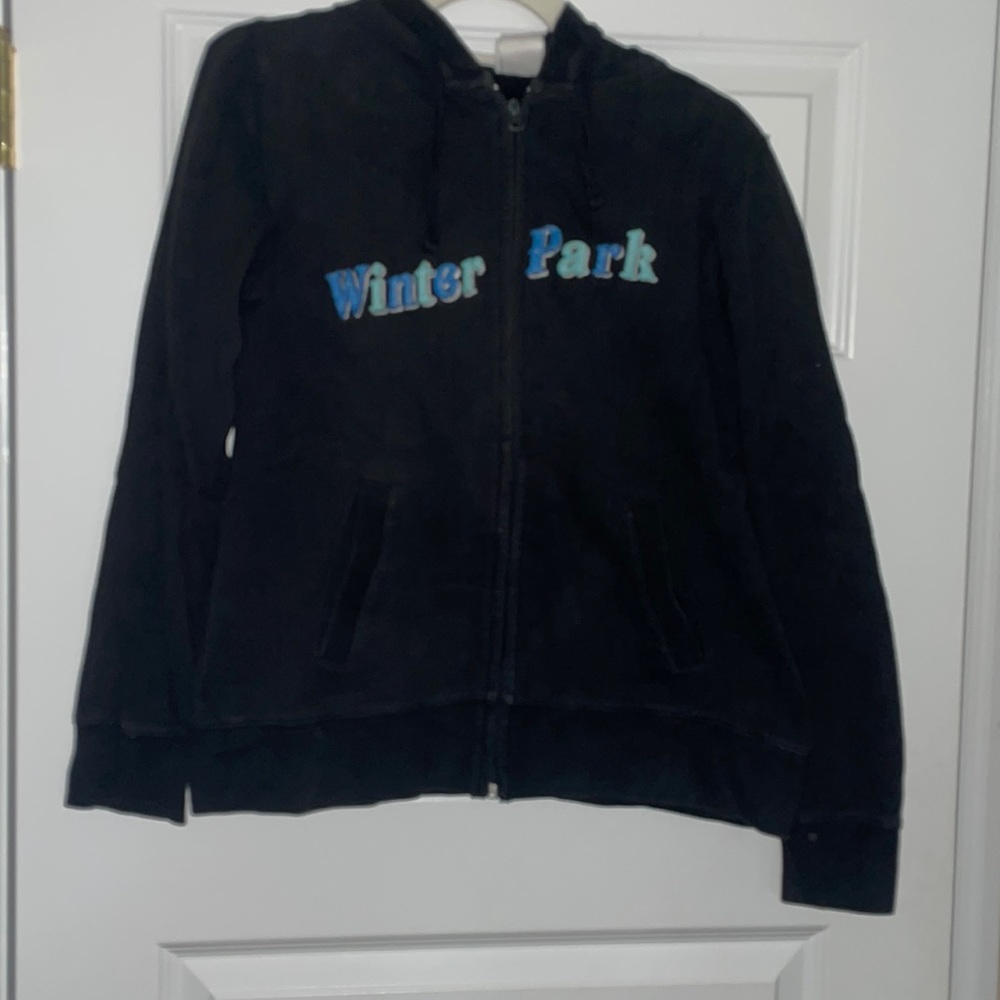 Ouray sportswear. Medium.